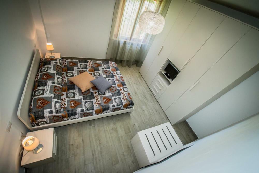 Appartamenti Vicino Al Mare ชิวิตาโนวา มาร์เค ภายนอก รูปภาพ